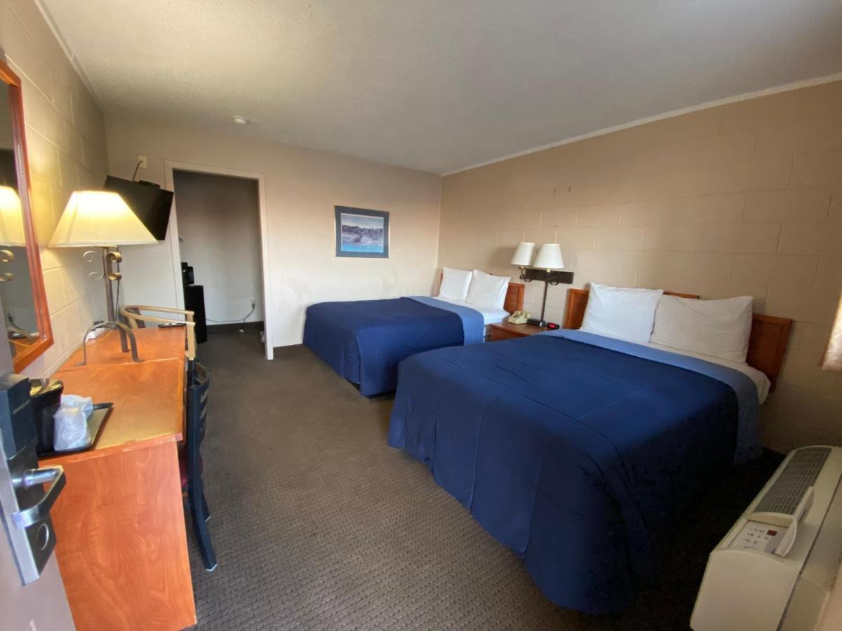 Regency Inn 道奇城 外观 照片