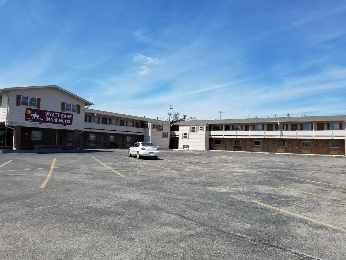 Regency Inn 道奇城 外观 照片